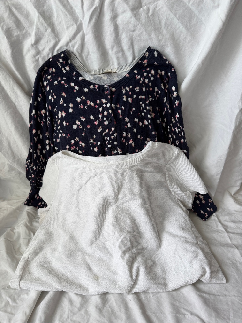 Loft Women’s Navy Floral cardigan and White cropped blouse